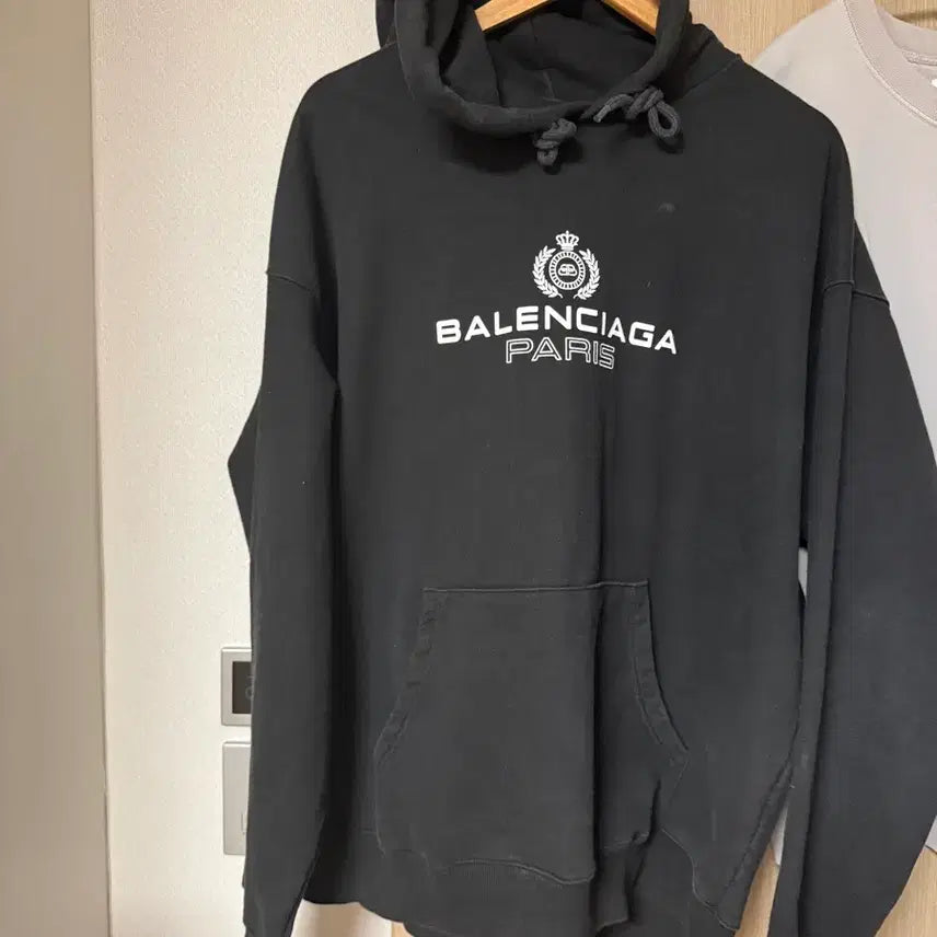 [BUNJANG] Balenciaga Laurel Paris Hoodie / [정품] 발렌시아가 월계수 bb로고 파리 후드티