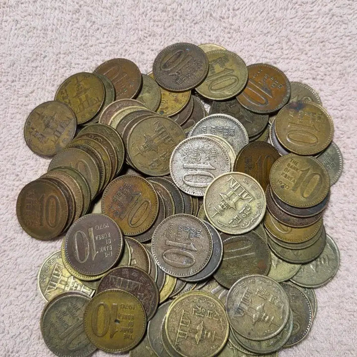 [BUNJANG] Vintage Korean 10 Won Coin / 70년 10원동전