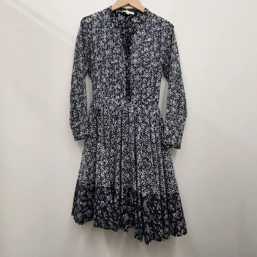 [SOLD OUT] 마쥬 펀칭 플레어 원피스