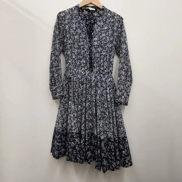 [SOLD OUT] 마쥬 펀칭 플레어 원피스