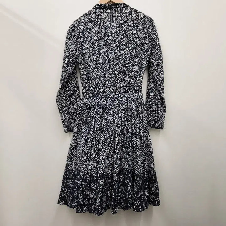[SOLD OUT] 마쥬 펀칭 플레어 원피스
