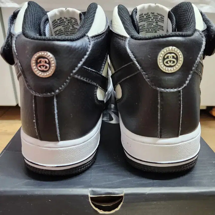 [BUNJANG] Nike x Stussy Air Force Mid SP Black and Light Bone Sneakers / 나이키 x 스투시 에어포스 미드 SP 블랙 앤 라이트 본 260