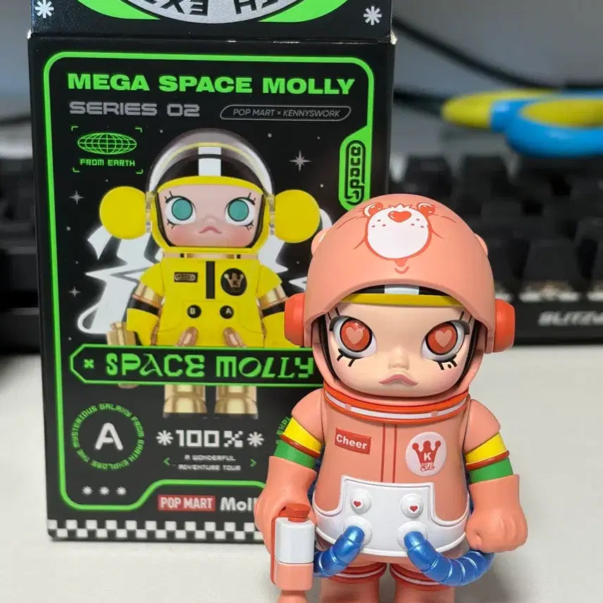 [BUNJANG] Mega Space Molly Series 2 Secret Cheer Bear Figure / 메가 스페이스 몰리 시리즈2 시크릿 치어 베어