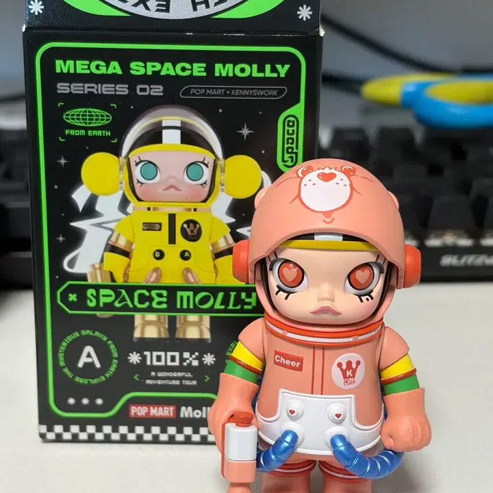 [BUNJANG] Mega Space Molly Series 2 Secret Cheer Bear Figure / 메가 스페이스 몰리 시리즈2 시크릿 치어 베어