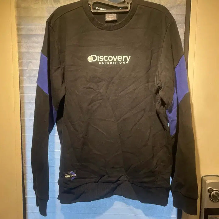 [BUNJANG] Discovery Black Sweatshirt Size 100 / 디스커버리 검정색 맨투맨 티셔츠 100사이즈