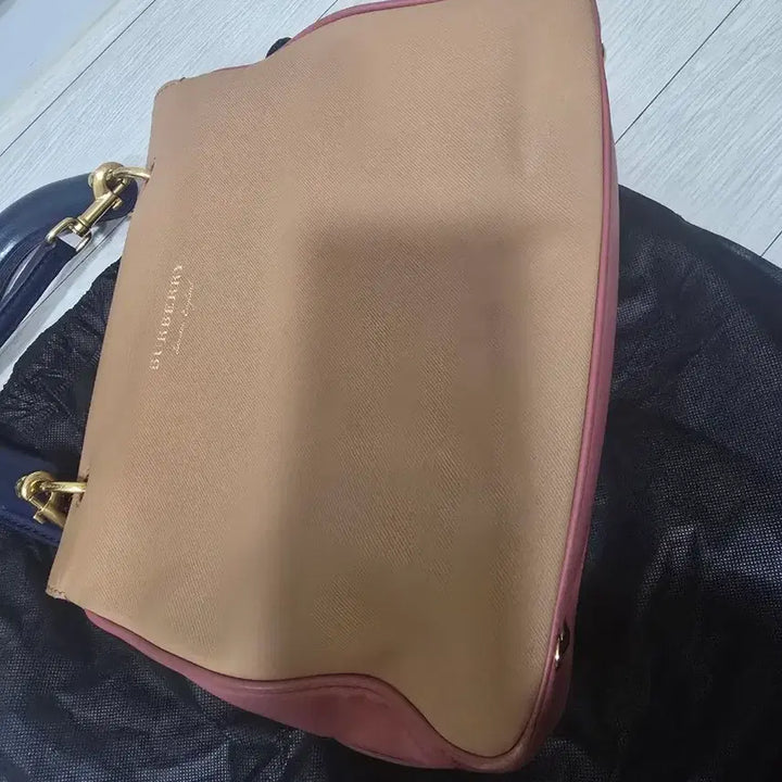 [SOLD OUT] 버버리컬러 배색 토트백 &amp; 숄더백