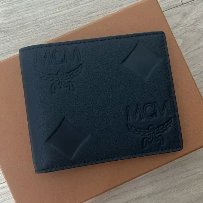 [BUNJANG] MCM Black Wallet / (새상품) MCM 블랙 반지갑 남성 지갑