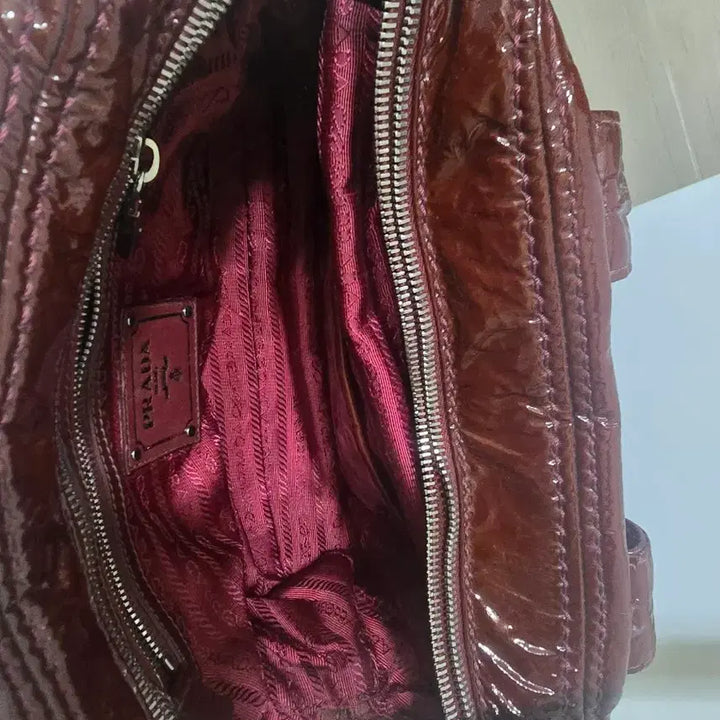 [BUNJANG] Prada Burgundy Patent Leather Shoulder Tote Bag / 프라다 정품ㅡ버건디 에나멜 숄더백 토트백