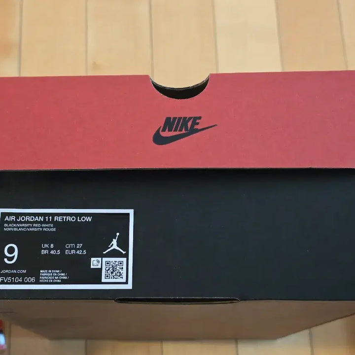 [BUNJANG] Jordan 11 Retro Low Bred (2025) Size 270 / 조던 11 레트로 로우 브레드(2025) 270사이즈