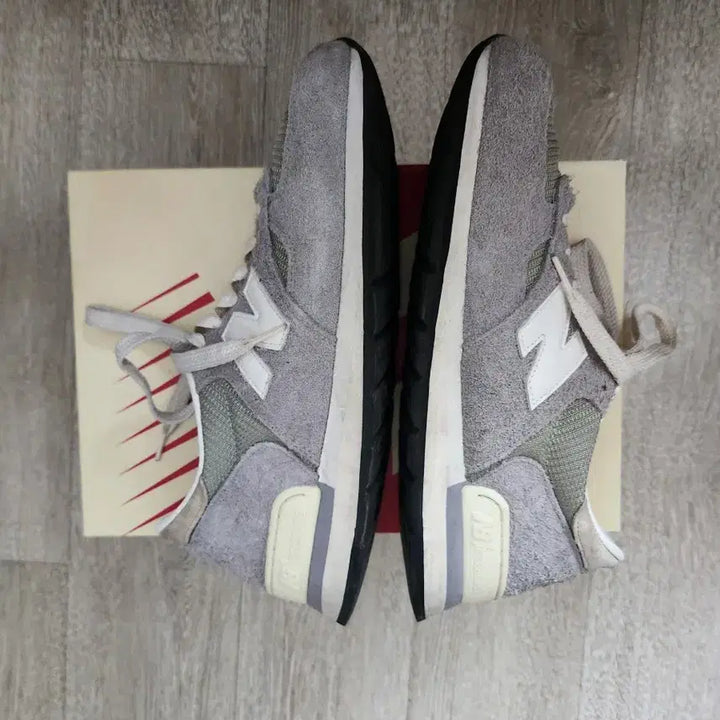 [BUNJANG] New Balance Marvelhead Incense 990v1 Sneakers / 뉴발란스 마블헤드 인센스 990v1 290