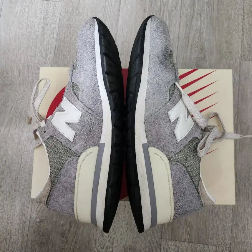 [BUNJANG] New Balance Marvelhead Incense 990v1 Sneakers / 뉴발란스 마블헤드 인센스 990v1 290