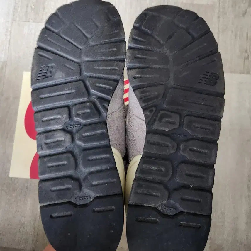 [BUNJANG] New Balance Marvelhead Incense 990v1 Sneakers / 뉴발란스 마블헤드 인센스 990v1 290