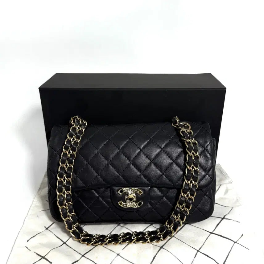 [BUNJANG] Chanel CC Classic Flap Bag Medium Lambskin Shoulder Bag / 샤넬 CC 클래식 플랩백 미듐 램스킨 숄더백