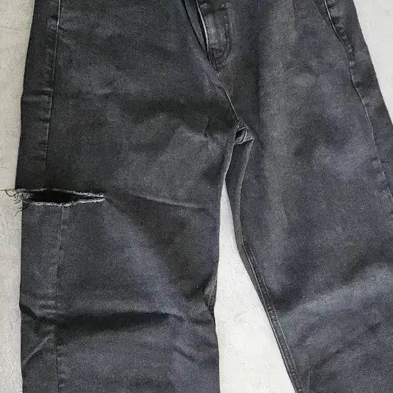 [BUNJANG] General Idea Black Denim Wide Ripped Jeans / 제너럴아이디어 블랙 데님 와이드 찢청 바지