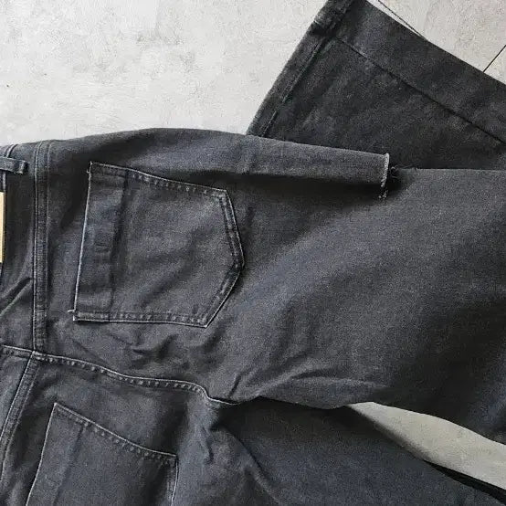 [BUNJANG] General Idea Black Denim Wide Ripped Jeans / 제너럴아이디어 블랙 데님 와이드 찢청 바지
