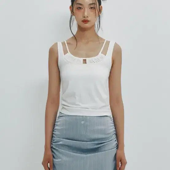 [BUNJANG] Meen Shirring Layered Sleeveless Top / 민더리 셔링 레이어드 슬리브리스 화이트 (키오프 벨 착용 상품) meen