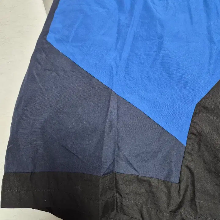 [BUNJANG] Etudes Blue/Black Colorblock Overfit Shorts / etudes 블루/블랙 배색 반바지 숏팬츠 오버핏