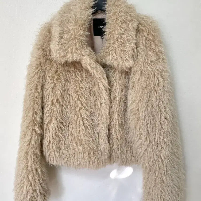[BUNJANG] RAIVE Crop Faux Fur Jacket / RAIVE 크롭 퍼 자켓