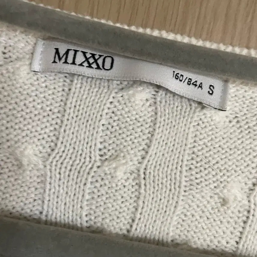 [BUNJANG] MIXXO Ivory Square Neck Cable Knit Cardigan / MIXXO 미쏘 꽈배기 스퀘어넥 가디건 아이보리 S사이즈