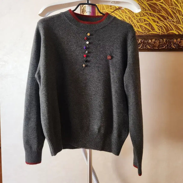[SOLD OUT] 단추 포인트 챠콜 니트티 미착용