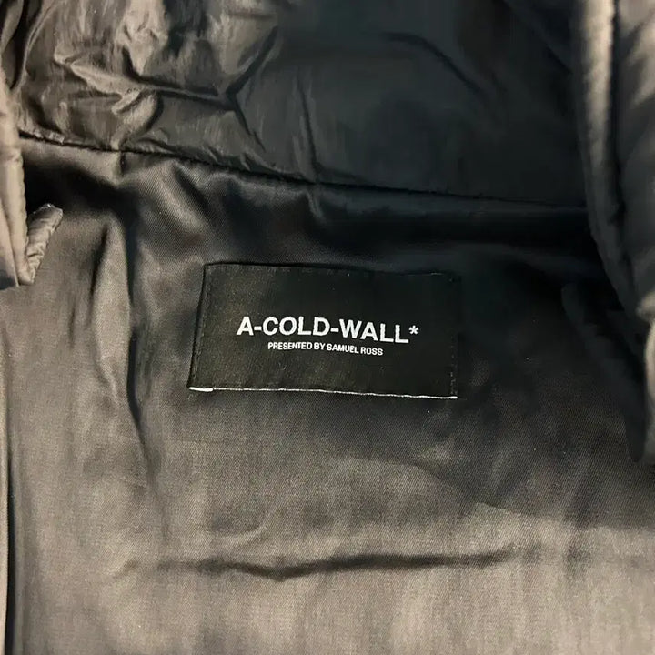 [BUNJANG] A Cold Wall Crinkle Puffer Padding / 어콜드월 크링클 푸퍼 패딩
