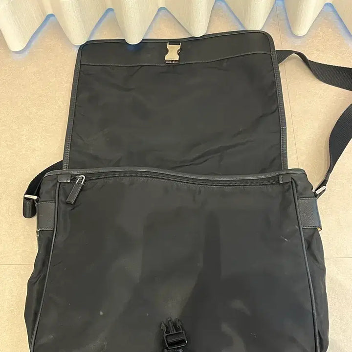 [BUNJANG] Prada Nylon Messenger Bag / 프라다 나일론 메신저 가방