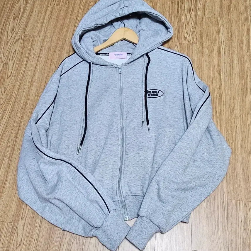 [BUNJANG] 로라로라 (HZ-19551) PIPING SHORT HOOD ZIP-UP / 로라로라 (HZ-19551) PIPING SHORT HOOD ZIP-UP