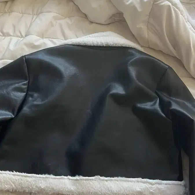 [BUNJANG] High Neck Crop Mustang Jacket Black / 하이넥 무스탕 크롭자켓 블랙