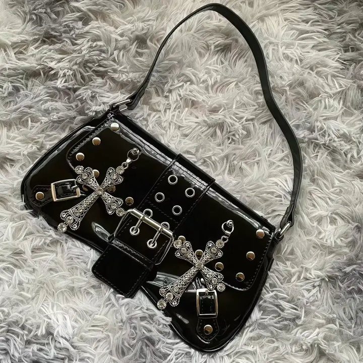 [BUNJANG] Y2K Black Enamel Cross Bag / 갸루 Y2K 블랙 에나멜 크로스 가방