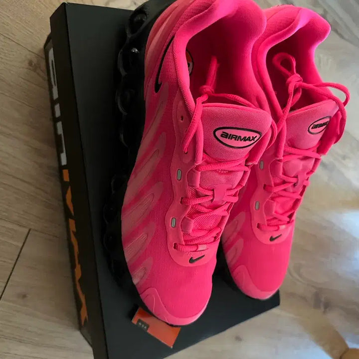 [BUNJANG] Nike Air Max Dn8 Hyper Pink Sneakers / 나이키 에어맥스 Dn8 하이퍼 핑크