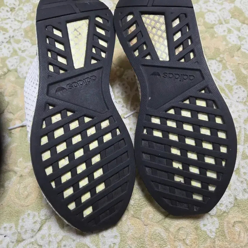 [SOLD OUT] 아디다스 메쉬 운동화 화이트265