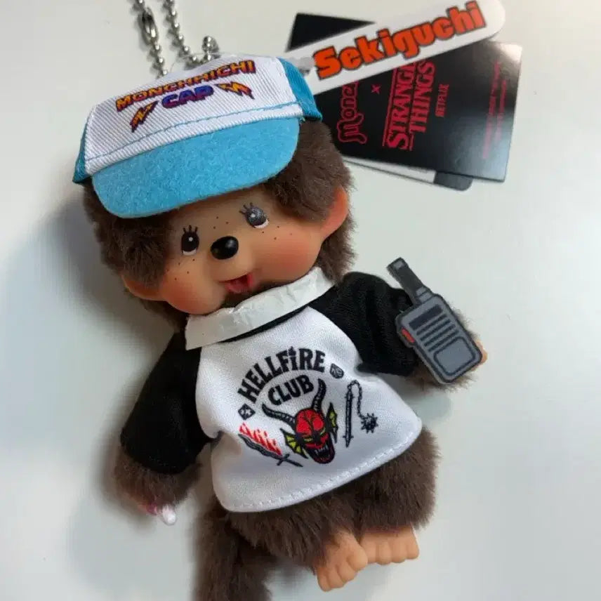 [BUNJANG] Monchhichi Stranger Things Hellfire Club Doll Keyring / 바배) 몬치치x기묘한이야기 인형키링 스트레인저띵스 헬파이어클럽