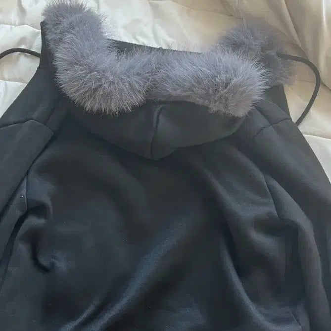 [BUNJANG] Avely Hooded Fur Zip-up Jacket Black / 에이블리 후드 퍼 집업 블랙
