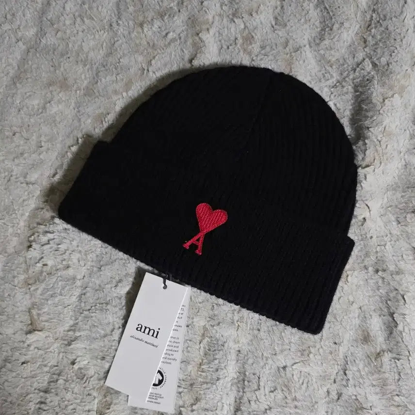 [SOLD OUT] 아미 스몰하트 로고 울 비니 모자 블랙 새제품