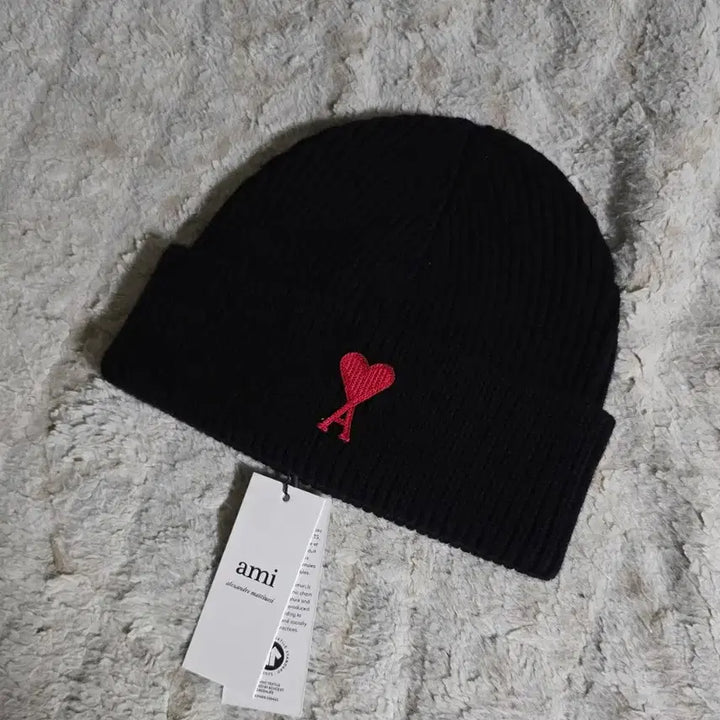 [SOLD OUT] 아미 스몰하트 로고 울 비니 모자 블랙 새제품