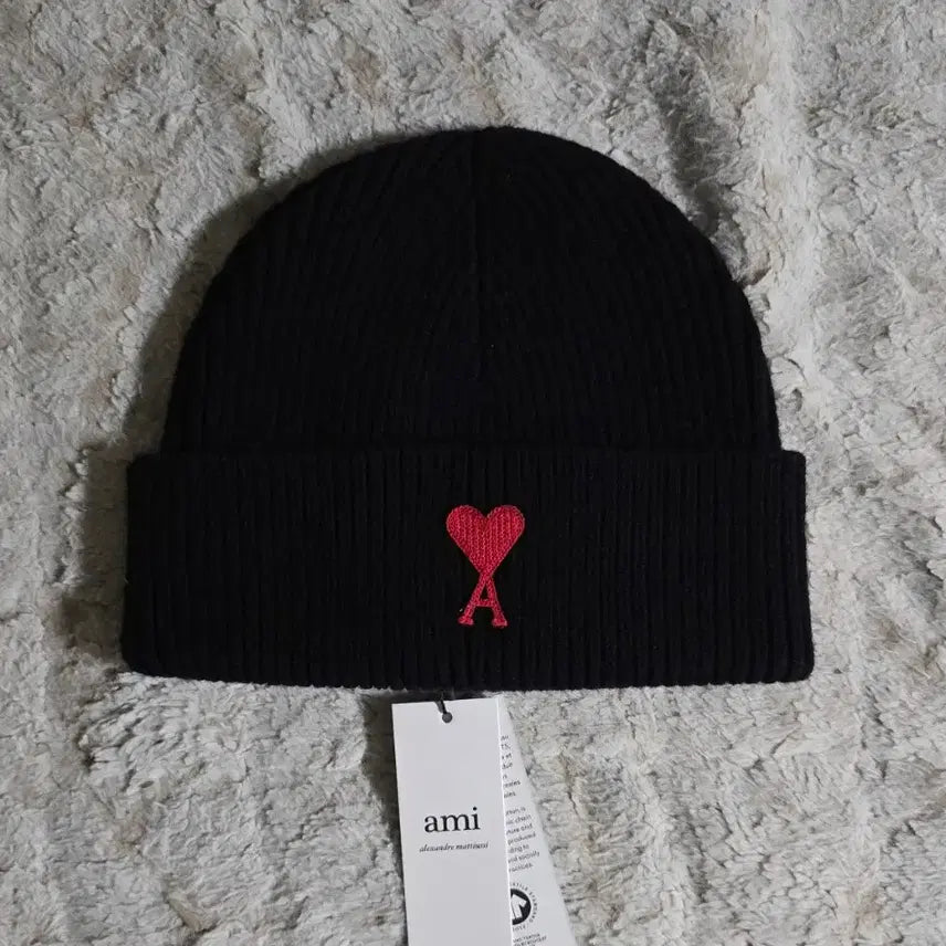 [SOLD OUT] 아미 스몰하트 로고 울 비니 모자 블랙 새제품