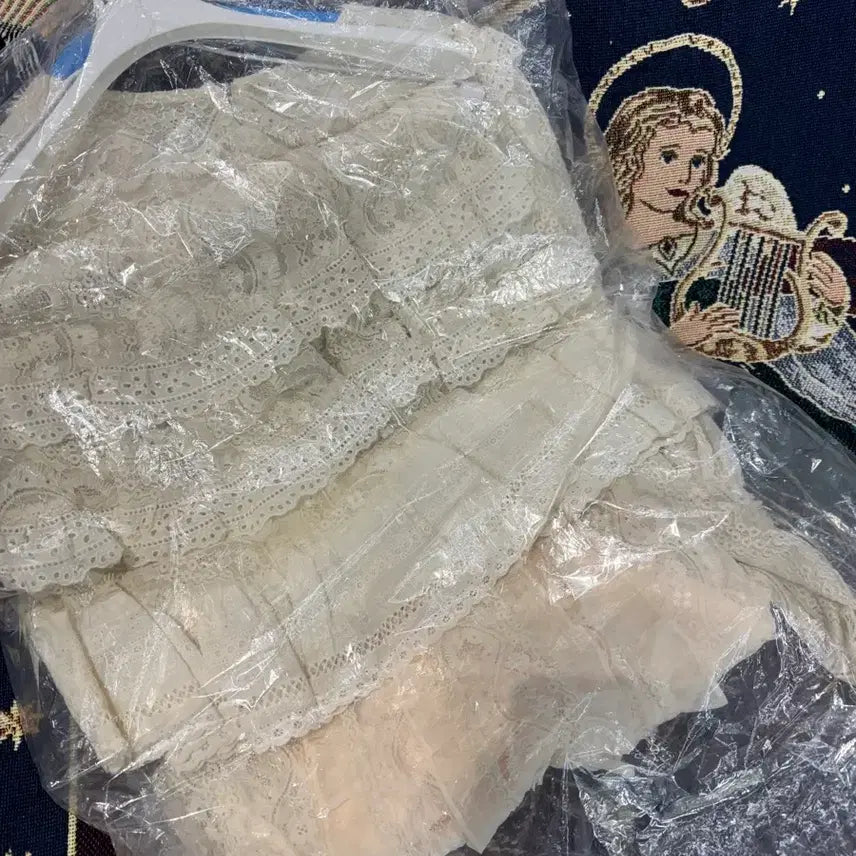 [BUNJANG] Dew E Dew E 22S/S Order Made Baroque Dress / [듀이듀이] 22S/S 오더메이드 한정판 바로크 드레스