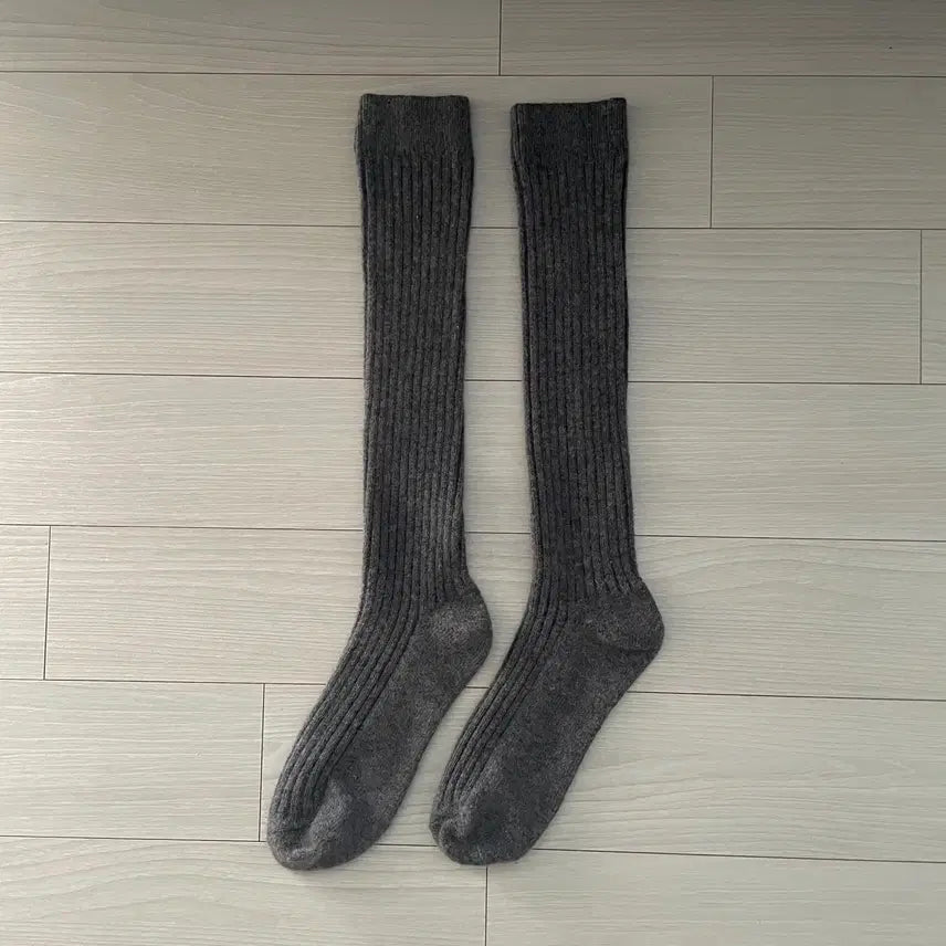 [BUNJANG] Lazy Shop Cashmere Socks Charcoal / 레이지샵 캐시미어 삭스 차콜 | 온트 유솝 레예 시예 리즈