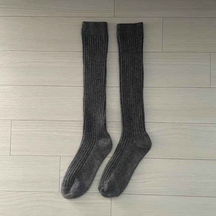 [BUNJANG] Lazy Shop Cashmere Socks Charcoal / 레이지샵 캐시미어 삭스 차콜 | 온트 유솝 레예 시예 리즈