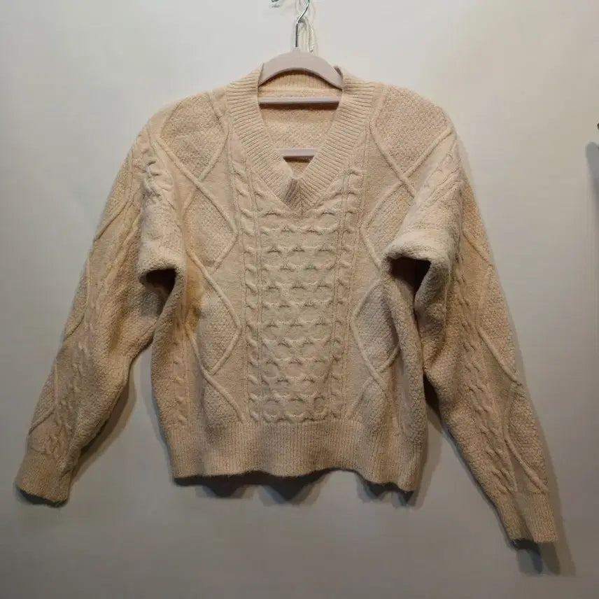 [BUNJANG] Ivory V-Neck Cable Knit Sweater / 아이보리 브이넥 케이블 니트 스웨터80~85사이즈겨울  62094