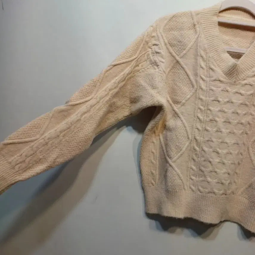 [BUNJANG] Ivory V-Neck Cable Knit Sweater / 아이보리 브이넥 케이블 니트 스웨터80~85사이즈겨울  62094