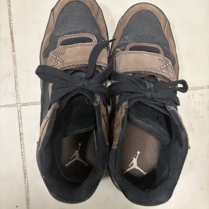 [BUNJANG] Nike Travis Scott Jumpman Jack Sneakers / 나이키 점프맨잭 트래비스 스캇 270