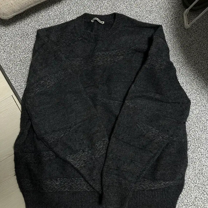 [BUNJANG] In Silence Knit Sweater / 인사일런스 니트