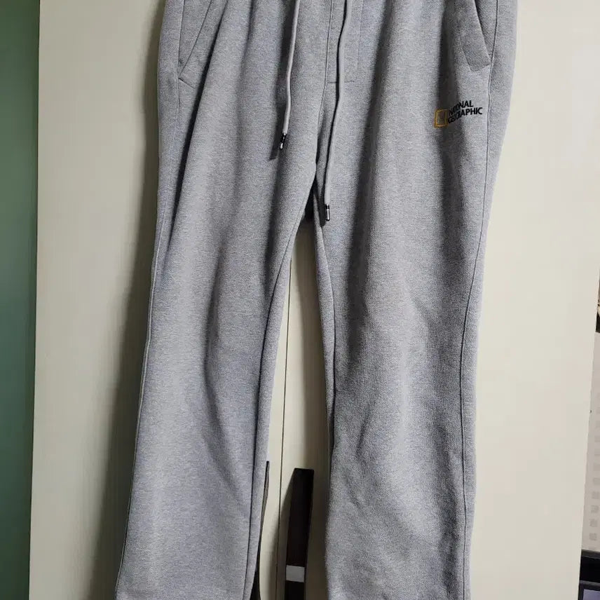 [BUNJANG] National Geographic Gray Training Pants / 내셔널지오그래픽 회색 트레이닝 바지