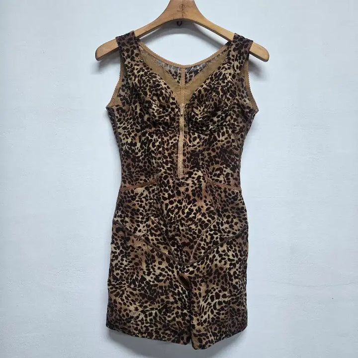 [BUNJANG] Aromalife Leopard Pattern Functional All-in-One Shapewear Suit / 아로마라이프 레오파드 기능성 올인원 슈트 보정속옷