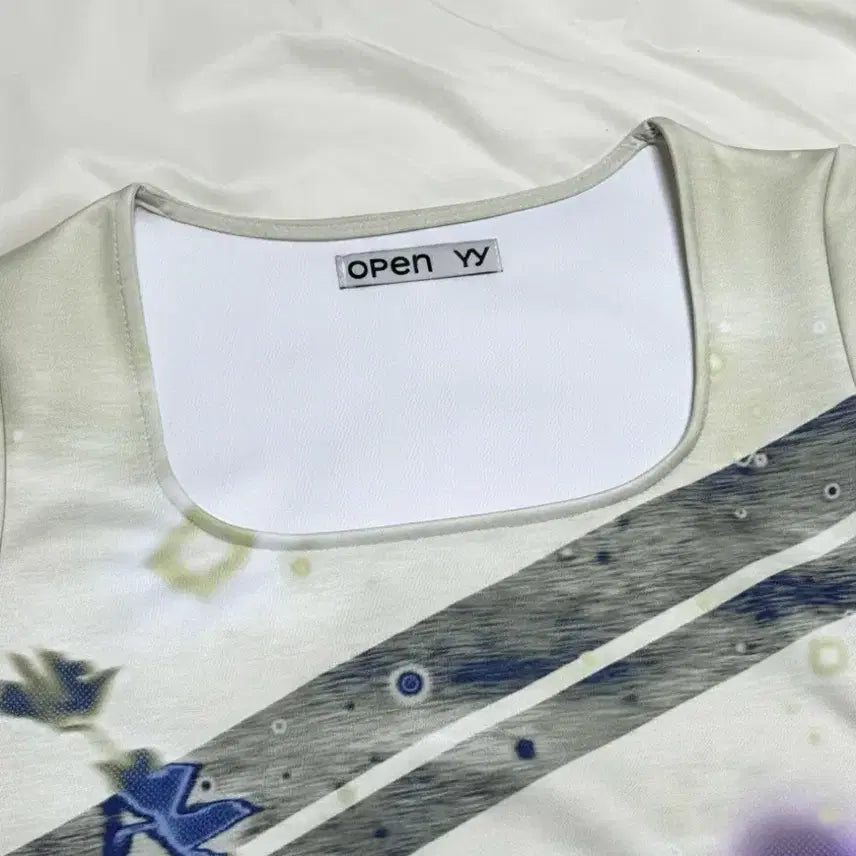 [BUNJANG] Open YY Dawn Graphic U-Neck Top / 오픈와이와이 dawn graphic u-neck top 반팔 슬림 그래픽