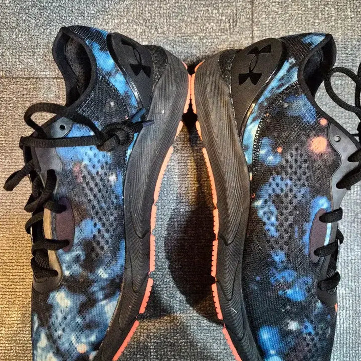 [BUNJANG] Under Armour HOVR Sonic 5 Running Shoes (Size 270) / [언더아머 HOVR 소닉5 러닝화 / 270사이즈 / 정품]