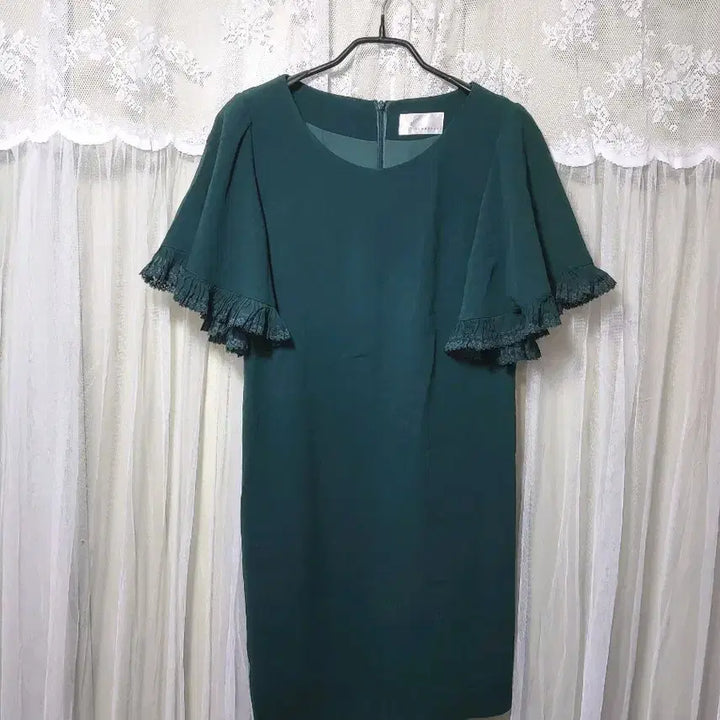 [BUNJANG] RENEEVON Frill Midi Dress / 레니본 RENEEVON 프릴 원피스