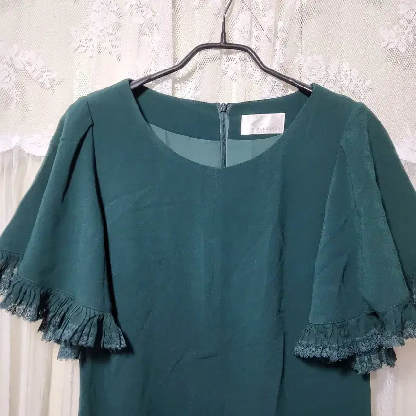 [BUNJANG] RENEEVON Frill Midi Dress / 레니본 RENEEVON 프릴 원피스