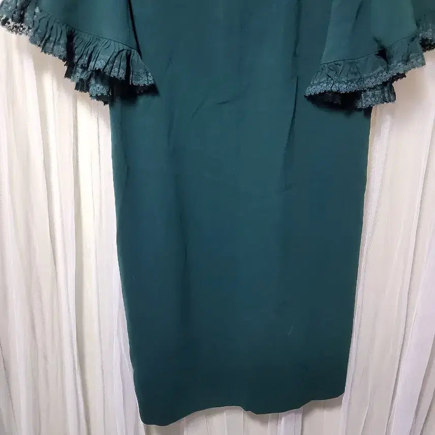 [BUNJANG] RENEEVON Frill Midi Dress / 레니본 RENEEVON 프릴 원피스